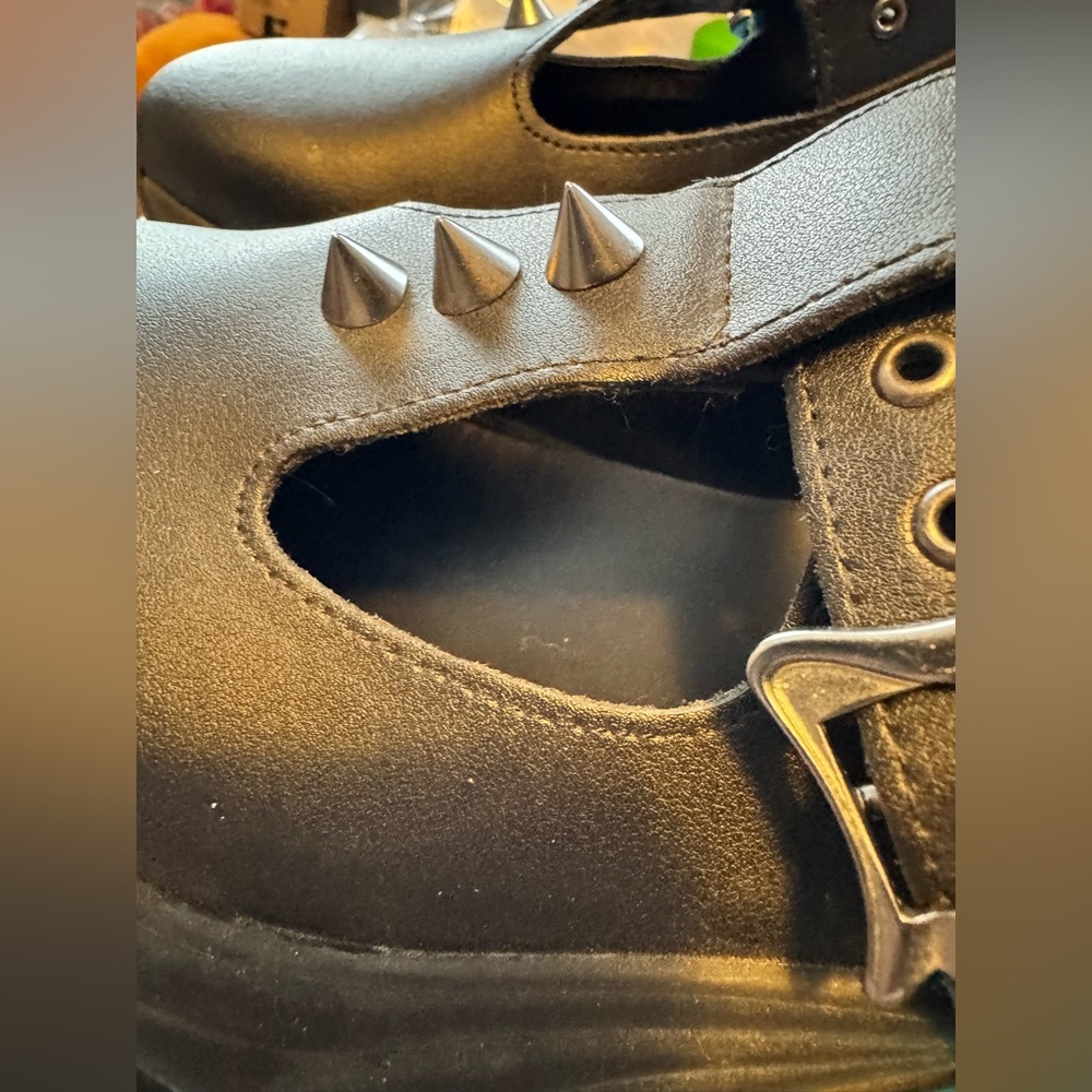 John FLUENOG SOUL SPEED SPARKY SPIKED T-STRAP size 9 punk rock black $ now firm - Picture 12 of 14